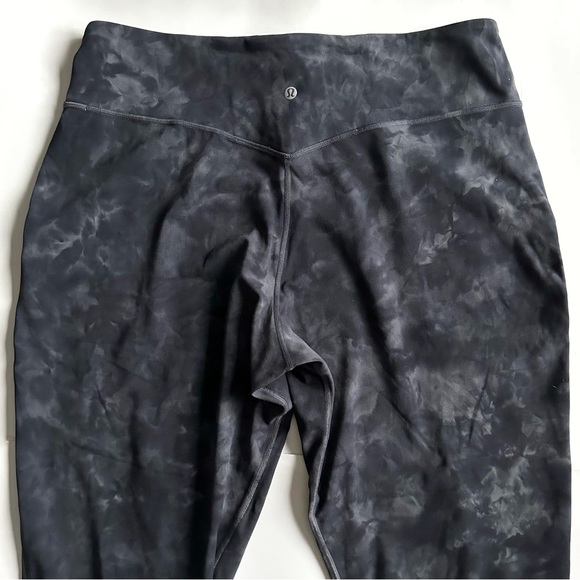 •LULULEMON• Align Jogger Crop 23” Diamond Die Pitch Graphic Grey Size 14 - Picture 8 of 10